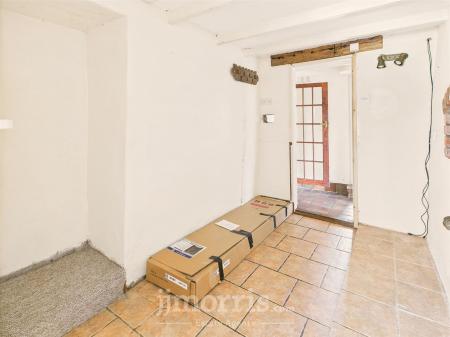 CAM05297G0-PR0063-STILL004.jpg