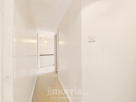 CAM05297G0-PR0105-STILL023.jpg