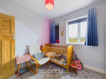 CAM03686G0-PR0096-STILL052.jpg