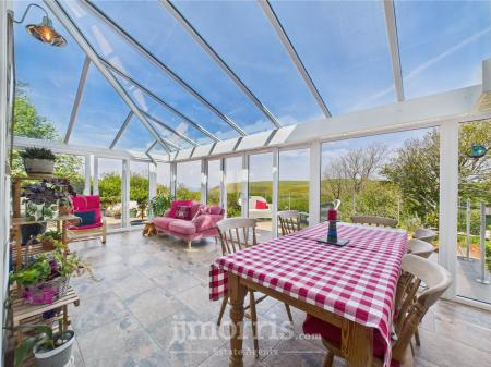 Conservatory/Dining Room