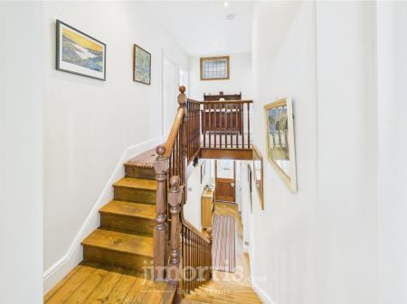 Three Quarter Landing