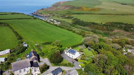 Hillside, Brynhenllan Dinas Cross, Newport, Pembro