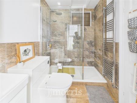 En Suite Shower Room