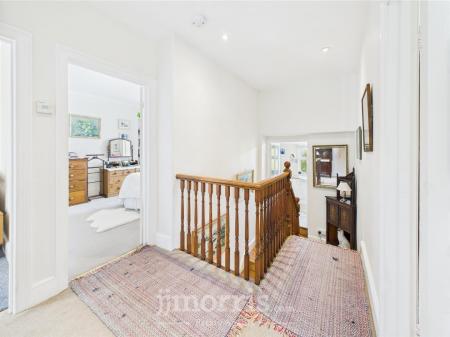 Three Quarter Landing