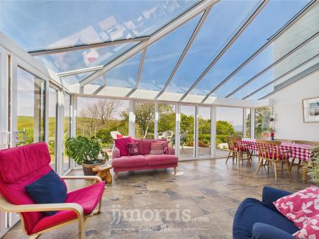 Conservatory/Dining Room