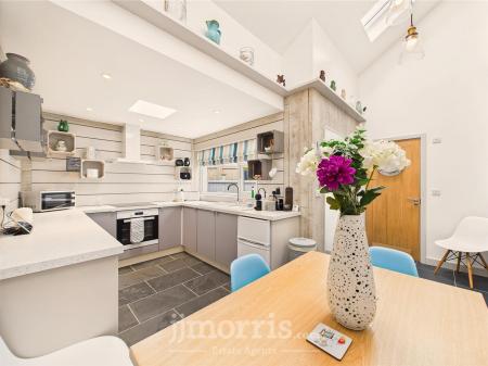 Kitchen/Breakfast Room