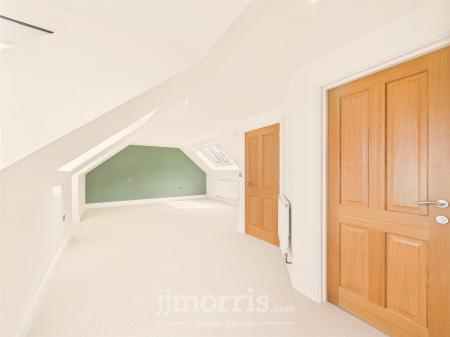 Master Bedroom/Studio