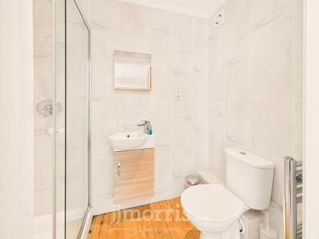 En Suite Shower Room