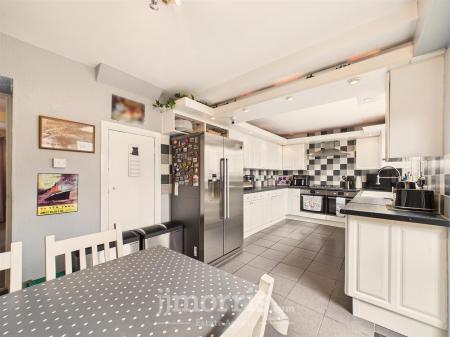 Kitchen/Breakfast Room