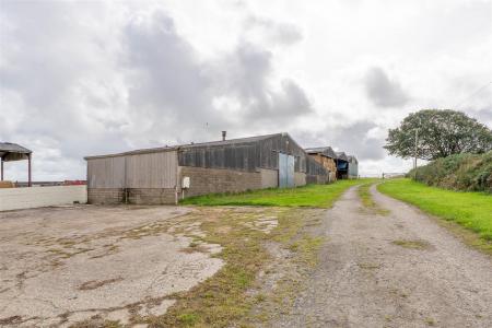Lean to Loose Cattle/Hay/Store Shed