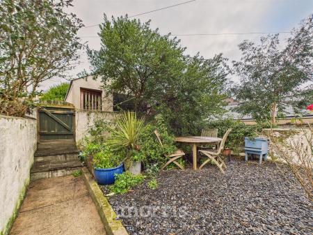 Garage/Studio/Workshop