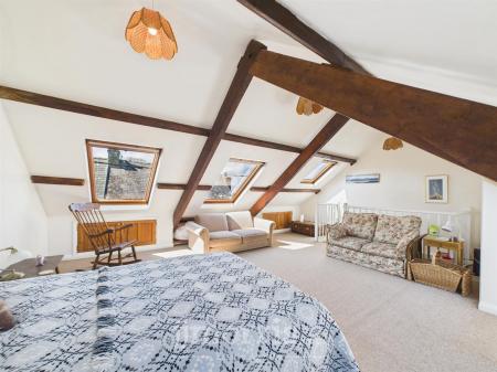 Studio/Loft Room