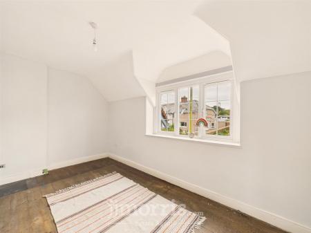 Bedroom 1 (Front)