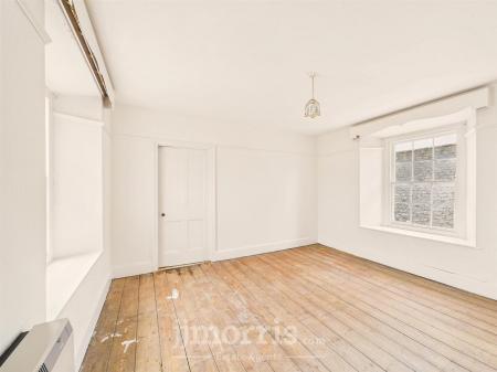 Bedroom 3 (Rear)