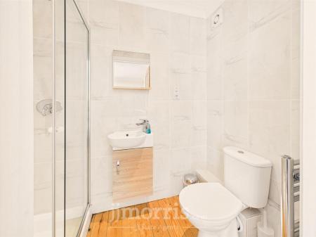 En Suite Shower Room