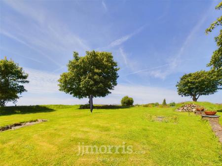 CAM02122G0-PR0142-STILL009.jpg