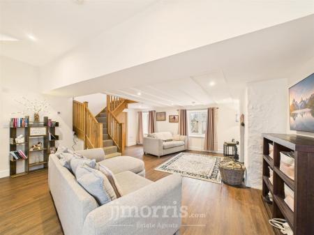 Sitting/Dining Room