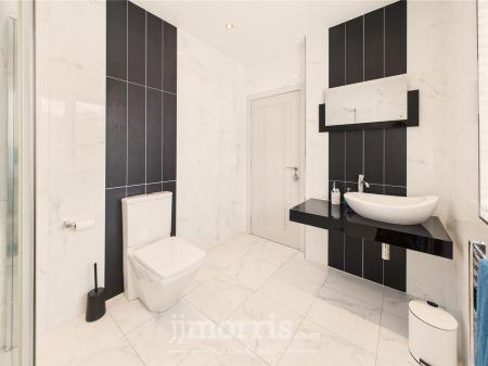 En Suite Shower Room