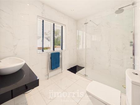 En Suite Shower Room