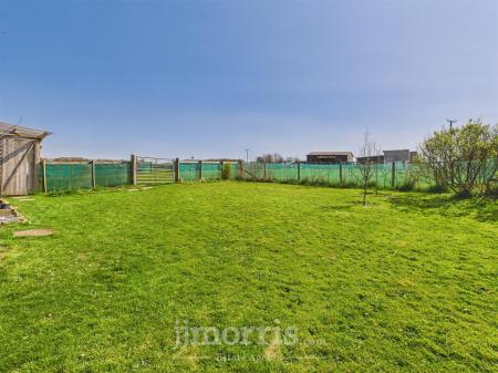 CAM02121G0-PR0136-STILL007 - Copy - Copy.jpg