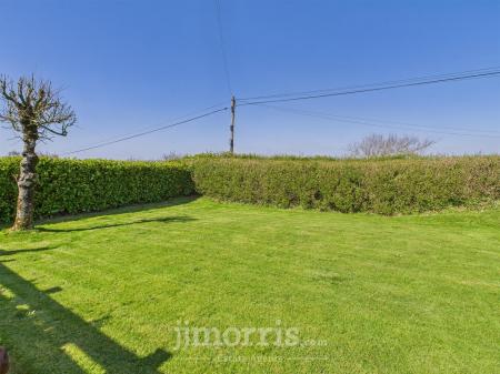 CAM02121G0-PR0136-STILL002 - Copy - Copy - Copy.jp