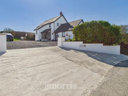 CAM02121G0-PR0136-STILL028 - Copy.jpg