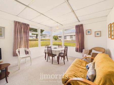 Lounge/Kitchen Area (Open plan)