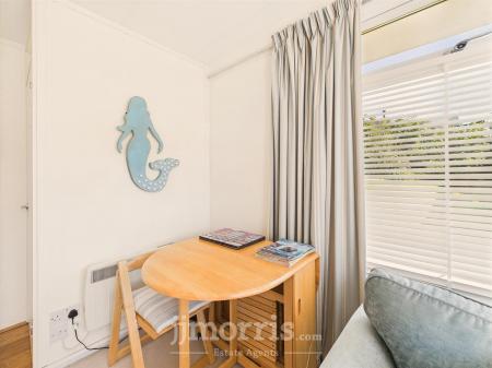 Lounge Area (Open Plan)