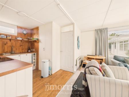 Lounge Area (Open Plan)