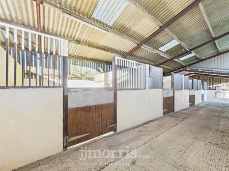 Adjoining American Stable Block
