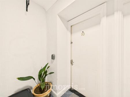 Top / Second Floor Communal Landing