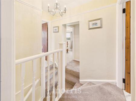 CAM02878G0-PR0036-STILL006.jpg