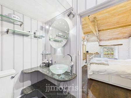 En Suite Shower Room
