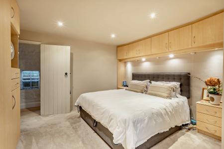 8672298-interior40-800
