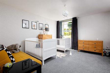 The Garden Apartment, 18 The Avenue -internals-2.j