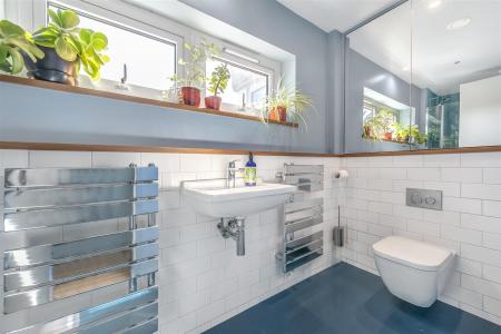 GUEST SHOWER  (21)c.jpg