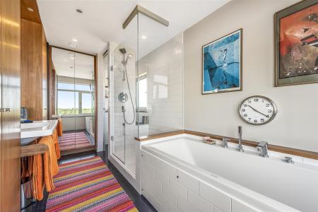 MASTER SUITE (9)c.jpg