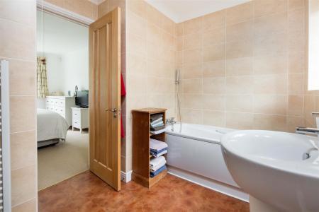 31 Holmwood Gardens-11.jpg