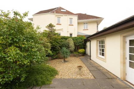 10 Percival Road ph52.jpg