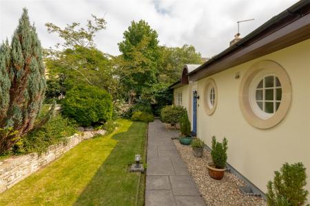 10 Percival Road ph57.jpg