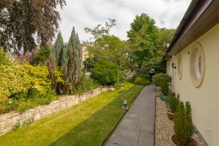 10 Percival Road ph58.jpg