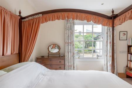 10 Percival Road ph10.jpg