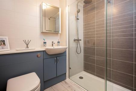 Basement Flat 7 West Mall-8.jpg