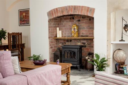 Basement Flat 7 West Mall-15.jpg