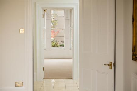 9 Chertsey Road-15.jpg