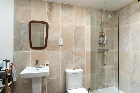 Flat 50 Penthouse College Court EDIT-16.jpg