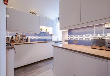 6 Pembroke Mansions-6.jpg