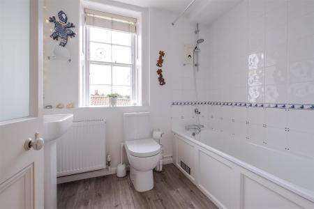 6 Pembroke Mansions-5.jpg