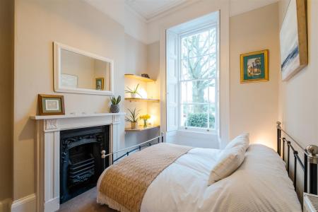 6 Pembroke Mansions-9.jpg