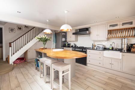 12 Cliftonwood Cresent-4.jpg